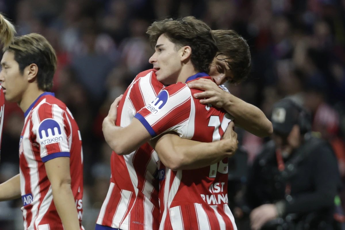 Julián Álvarez volvió a marcar... y pidió perdón: "Mis palabras durante el Mundial fueron una equivocación"